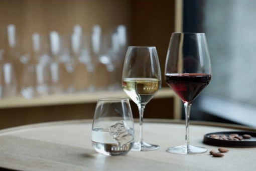 Luigi Bormioli sampak glas 18 dele er udviklet til vinelskere og professionelle, der ønsker at få det bedste ud af sit vin, med de mest optimale betingelser