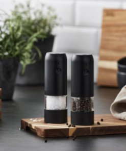 Nordic sense elektrisk kværnsæt, med et moderne design og effektiv funktion. Det er nemt at justere kværnens grovhed ved at dreje på cylinderen og tilpasse den efter behov