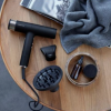Nordic sense Hårtørrer 2000, her får du et både elegant og effektivt hjælpemiddel i høj kvalitet og i flot, ergonomisk design.