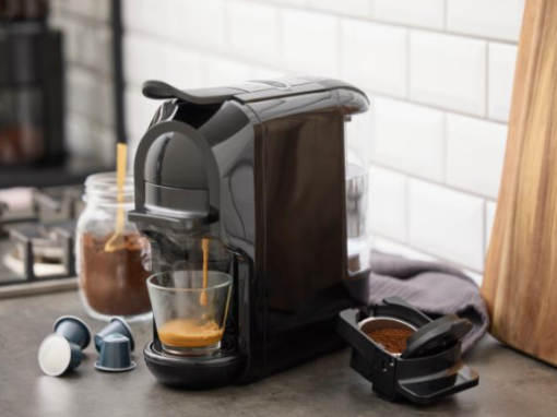 Nordic Sense Kaffemaskine, er et godt valg for kaffeelskere, som værdsætter bekvemmelighed og kvalitet. Den er kompatibel med Nespresso-kapsler,