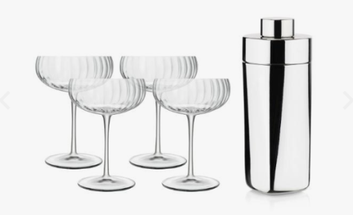 Espresso Martini sampak, Bland, ryst, si, pynt, nyd! Så enkel er opskriften faktisk på den klassiske cocktail Martini Espresso.