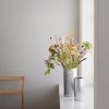 Georg Jensen Bernadotte vase, Art Deco-periodens karakteristiske riflede udtryk genoplives i denne vase, i traditionen for formfuldendt skandinavisk design