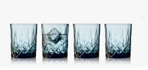 Lyngby glas Sorrento whiskyglas 4 farver, kommer i en pakke med 4 stk. whiskyglas, 32 cl, i gennemfarvet glas. Smukt design, facetter slebet, flot lysspil