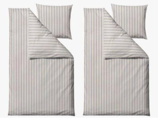 Södahl Flow sampak 2 farver, skab en harmonisk og afslappende atmosfære i soveværelset med Flow-sengetøjet i et elegant stribet design. 2 farver og 2 str.