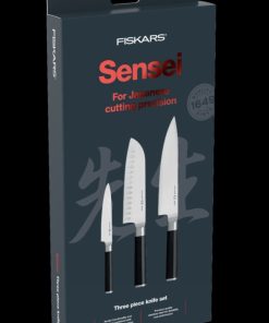 Fiskars knivsæt 3 dele, består af 1 japanske urteknive, en santoku-kniv med luftskær, Kokkekniven en universalkniv, et stærkt blad, ideel til skæreopgaver